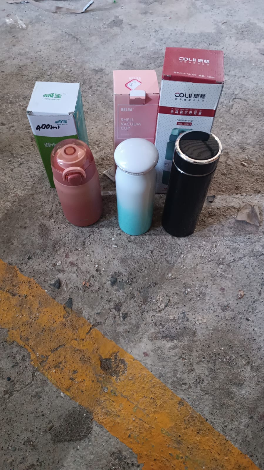 Stainless Steel Vacuum water Bottle 400ML (1 Pc) Stainless Steel Vacuum water Bottle 400ML (1 Pc)